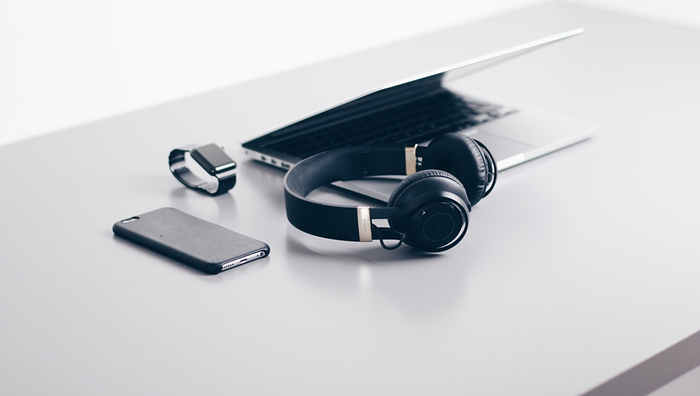 Four ways to protect your personal belongings while on the road thumbnail
